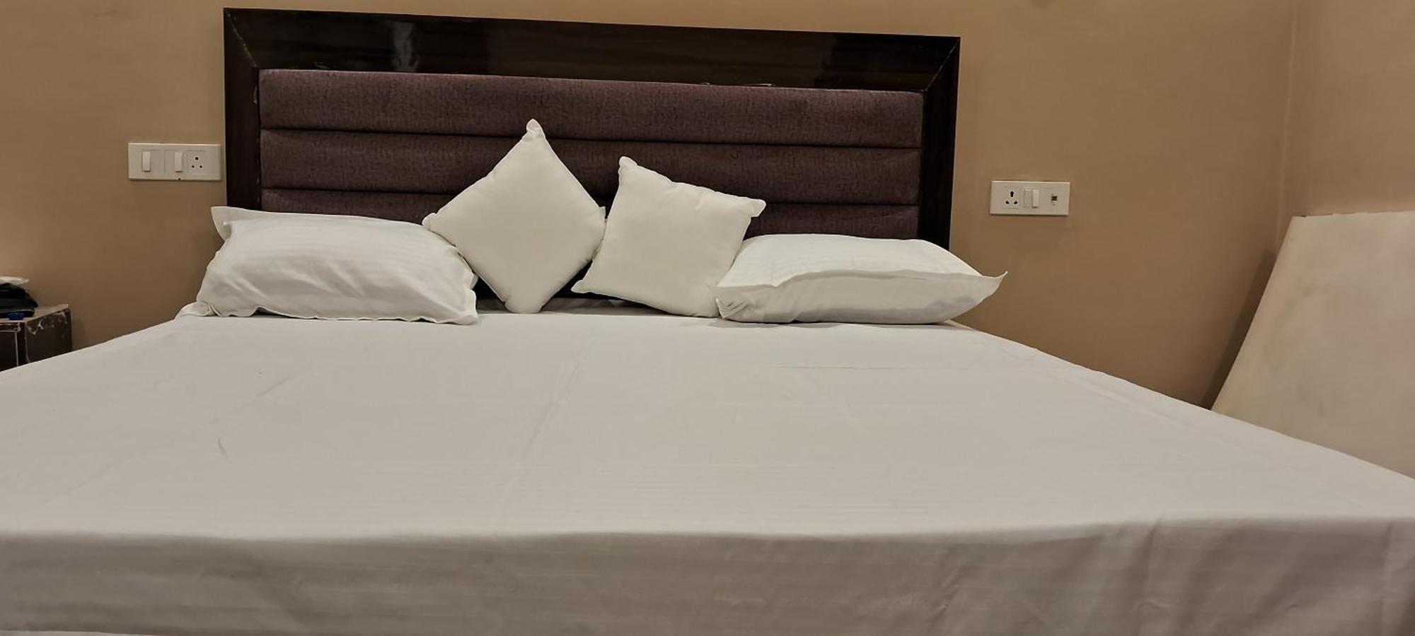 Shree Janki Palace Hotel Ayodhya Ngoại thất bức ảnh
